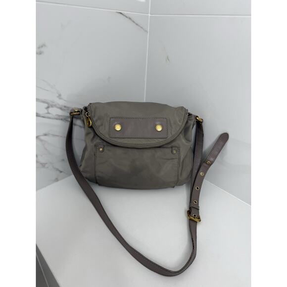 Marc Jacobs Preppy Natasha Nylon Crossbody Bag Beige Taupe Travel Lightweight - Picture 1 of 16